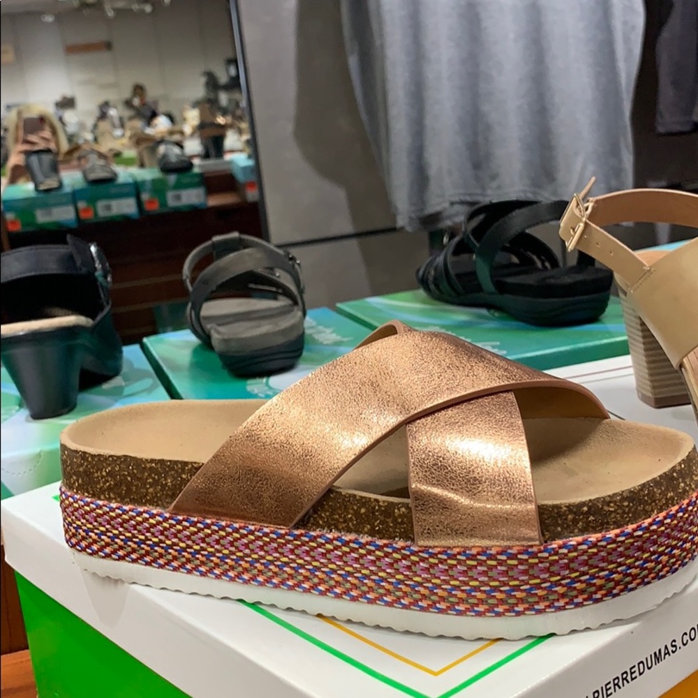 Super cute platform slide!